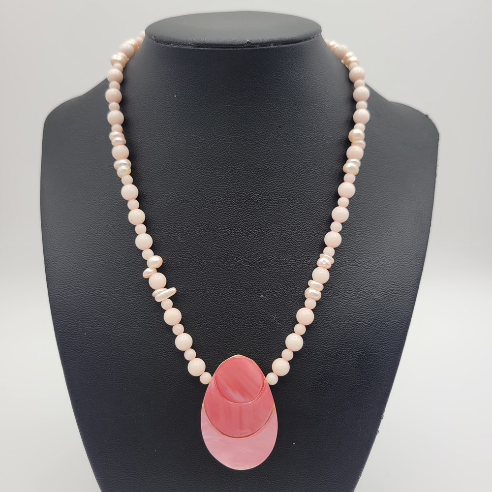 Vintage Mother of pearl Karla Jordan with pearls Beaded pink pendant necklace